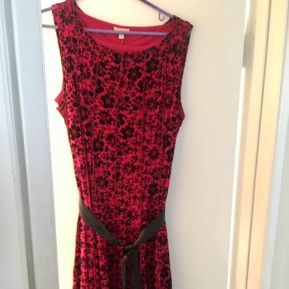 Haani Dresses & Skirts - Floral sleeveless party dress Haani Dresses & Skirts - Floral sleeveless party dress